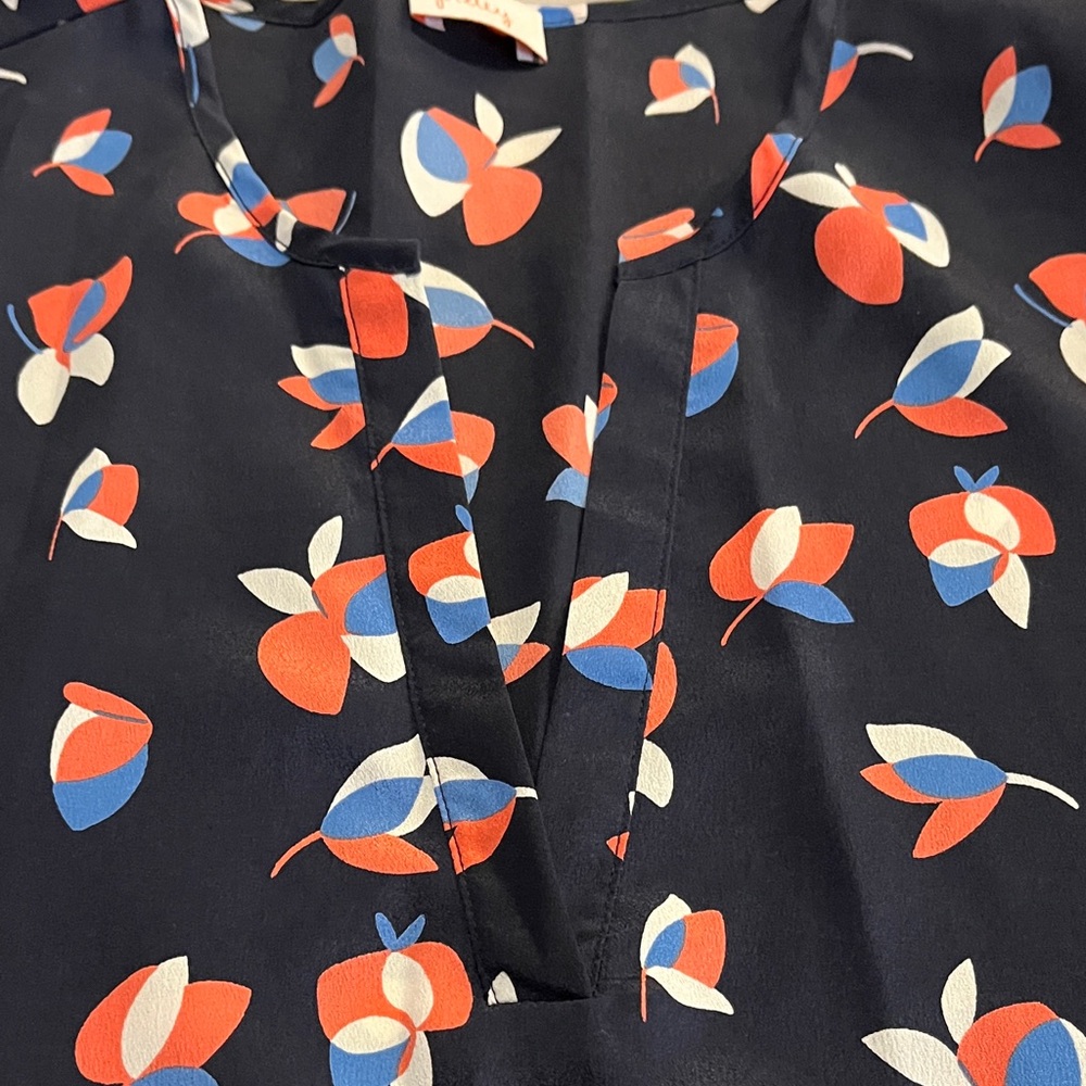 🎈Pixley Navy V Neck Floral Blouse🎁Bundle up to 5lbs for $20 Sale 📦 - Picture 6 of 13